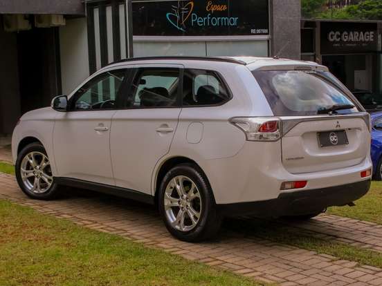 MITSUBISHI-OUTLANDER-2.0 16V GASOLINA 4P AUTOMÁTICO MITSUBISHI-OUTLANDER-2013