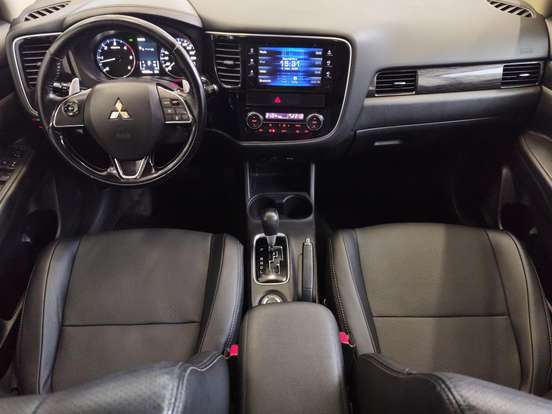 MITSUBISHI-OUTLANDER-2015