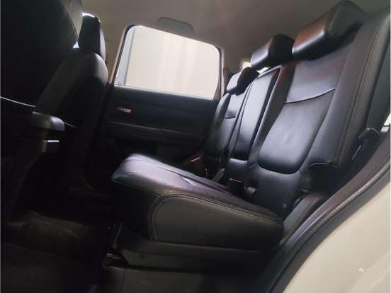 MITSUBISHI-OUTLANDER-2015