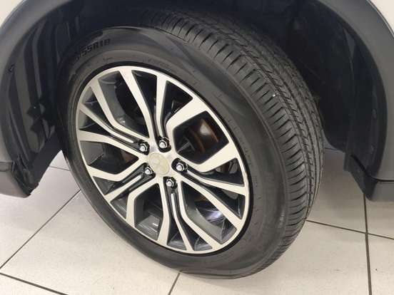 MITSUBISHI-OUTLANDER-2.2 4X4 16V DIESEL 4P AUTOMÁTICO MITSUBISHI-OUTLANDER-2015