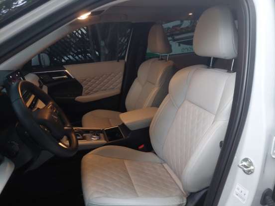 MITSUBISHI-OUTLANDER-2025