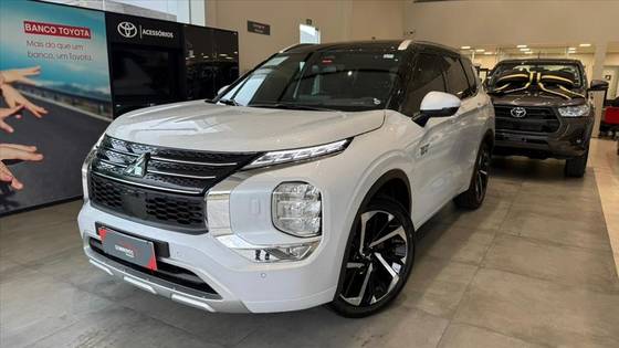 MITSUBISHI OUTLANDER 2.4 PHEV SIGNATURE S-AWC DHT
