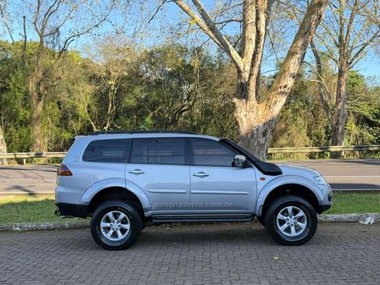 MITSUBISHI-PAJERO DAKAR-3.2 HPE 4X4 7 LUGARES 16V TURBO INTERCOOLER DIESEL 4P AUTOMÁTICO MITSUBISHI-PAJERO DAKAR-2011