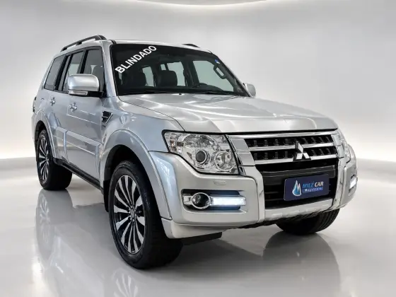 MITSUBISHI PAJERO FULL 3.8 HPE 4X4 V6 24V GASOLINA 4P AUTOMÁTICO