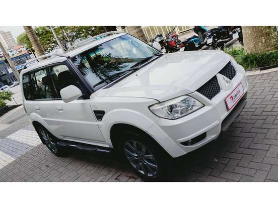 MITSUBISHI-PAJERO TR4-2.0 4X2 16V 140CV FLEX 4P AUTOMÁTICO MITSUBISHI-PAJERO TR4-2013