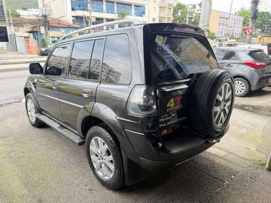 MITSUBISHI-PAJERO TR4-2010