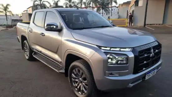MITSUBISHI-TRITON-2025
