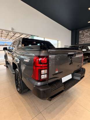 MITSUBISHI-TRITON-2025