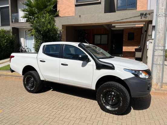 MITSUBISHI-L200 TRITON-2.4 16V TURBO DIESEL SPORT GL CD 4P 4X4 MANUAL MITSUBISHI-L200 TRITON-2019