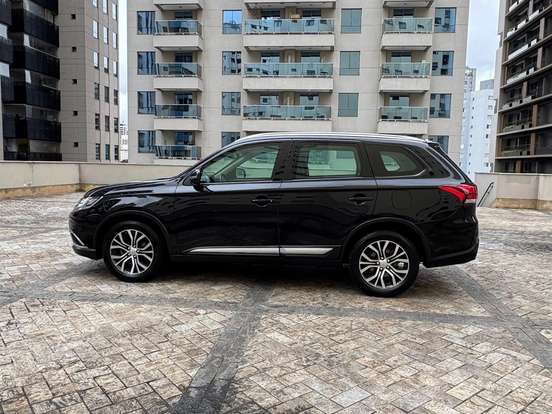 MITSUBISHI-OUTLANDER-2.0 COMFORT 16V GASOLINA 4P AUTOMÁTICO MITSUBISHI-OUTLANDER-2017