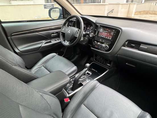 MITSUBISHI-OUTLANDER-2.0 COMFORT 16V GASOLINA 4P AUTOMÁTICO MITSUBISHI-OUTLANDER-2017