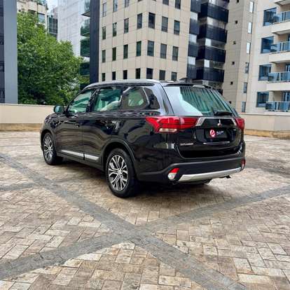 MITSUBISHI-OUTLANDER-2017