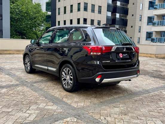 MITSUBISHI-OUTLANDER-2.0 COMFORT 16V GASOLINA 4P AUTOMÁTICO MITSUBISHI-OUTLANDER-2017
