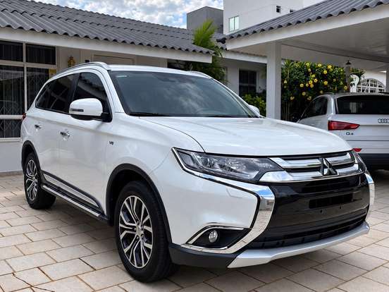 MITSUBISHI-OUTLANDER-3.0 GT 4X4 V6 24V GASOLINA 4P AUTOMÁTICO MITSUBISHI-OUTLANDER-2018