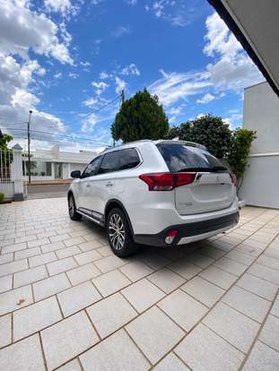 MITSUBISHI-OUTLANDER-2018