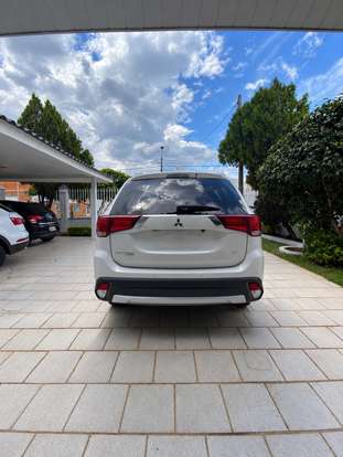 MITSUBISHI-OUTLANDER-2018