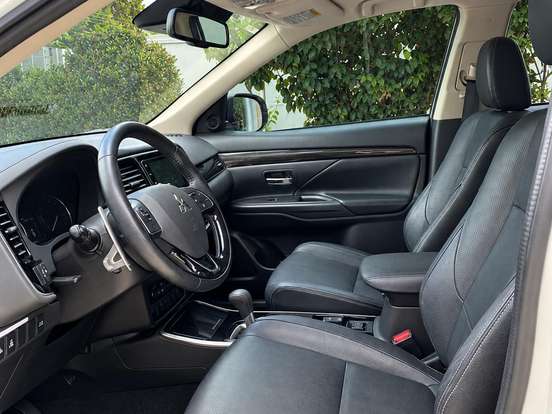 MITSUBISHI-OUTLANDER-3.0 GT 4X4 V6 24V GASOLINA 4P AUTOMÁTICO MITSUBISHI-OUTLANDER-2018