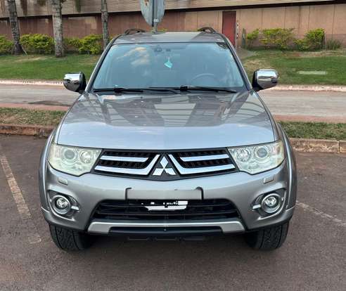 MITSUBISHI-PAJERO-2015