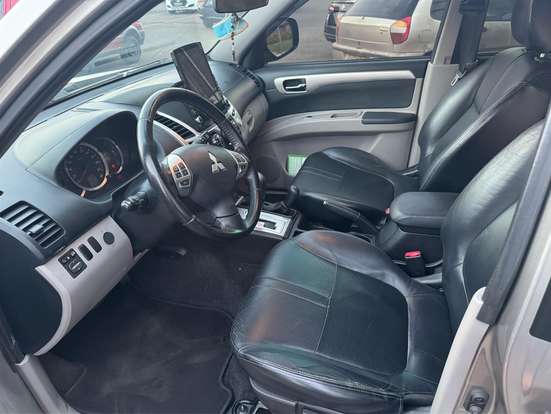 MITSUBISHI-PAJERO-3.5 HPE 4X4 7 LUGARES V6 24V FLEX 4P AUTOMÁTICO MITSUBISHI-PAJERO-2015