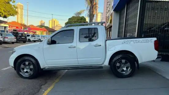 NISSAN-FRONTIER-2.5 LE ATTACK 4X4 CD TURBO ELETRONIC DIESEL 4P AUTOMÁTICO NISSAN-FRONTIER-2011