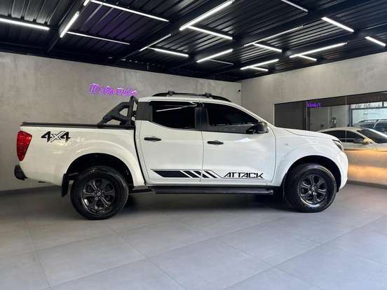 NISSAN-FRONTIER-2021