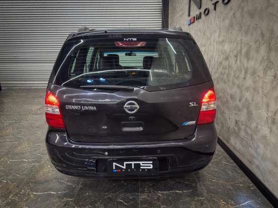 NISSAN-GRAND LIVINA-1.8 SL 16V FLEX 4P AUTOMÁTICO NISSAN-GRAND LIVINA-2011