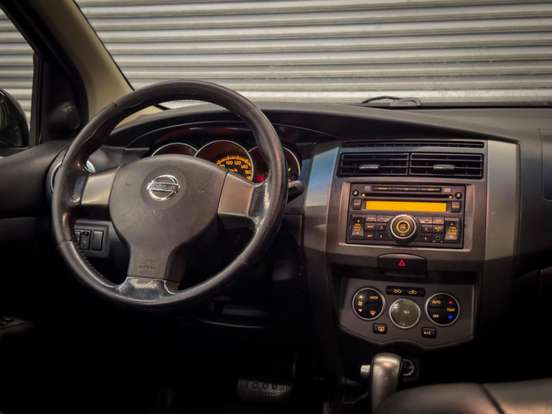 NISSAN-GRAND LIVINA-1.8 SL 16V FLEX 4P AUTOMÁTICO NISSAN-GRAND LIVINA-2011