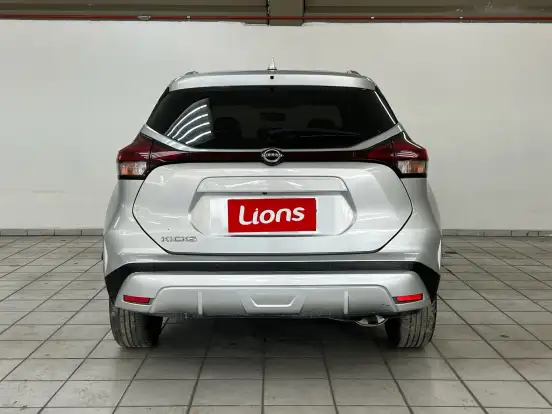 NISSAN-KICKS-2023