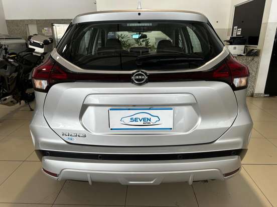 NISSAN-KICKS-2023