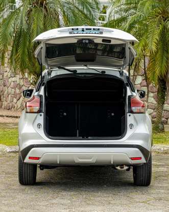NISSAN-KICKS-2023