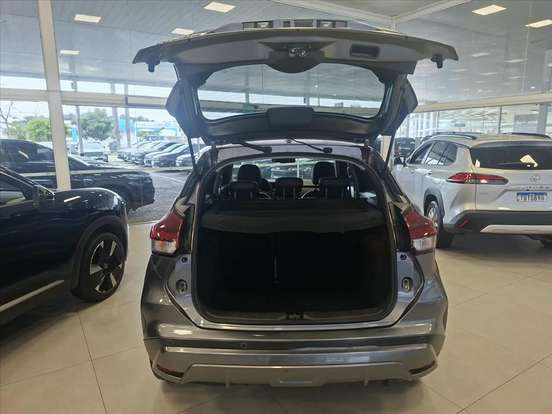 NISSAN-KICKS-2023