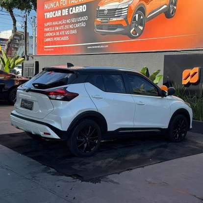 NISSAN-KICKS-2023