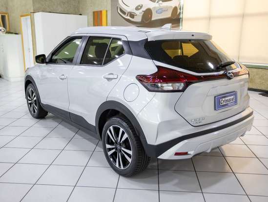 NISSAN-KICKS PLAY-2025
