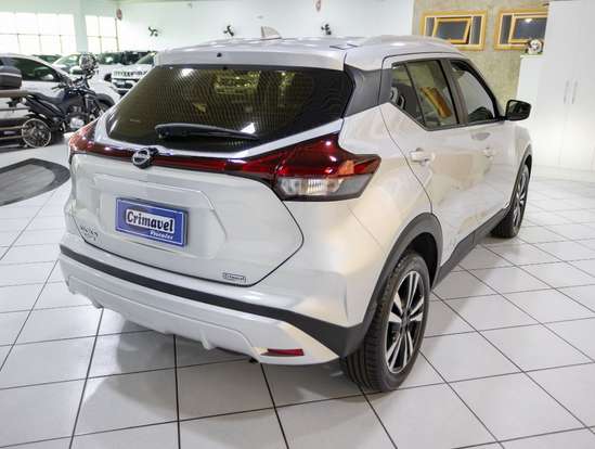 NISSAN-KICKS PLAY-2025