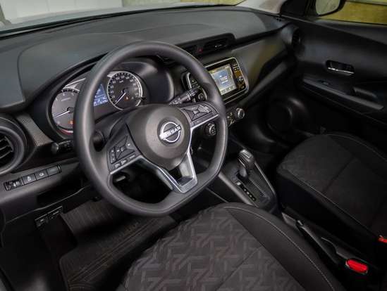 NISSAN-KICKS PLAY-2025