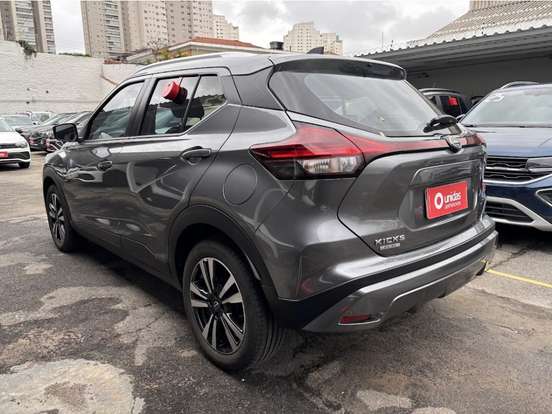 NISSAN-KICKS PLAY-2025