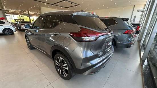 NISSAN-KICKS PLAY-2025