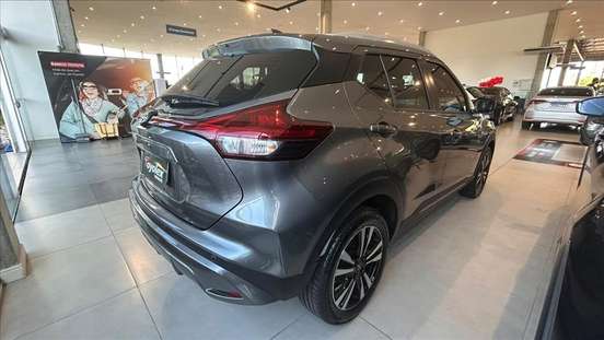 NISSAN-KICKS PLAY-2025