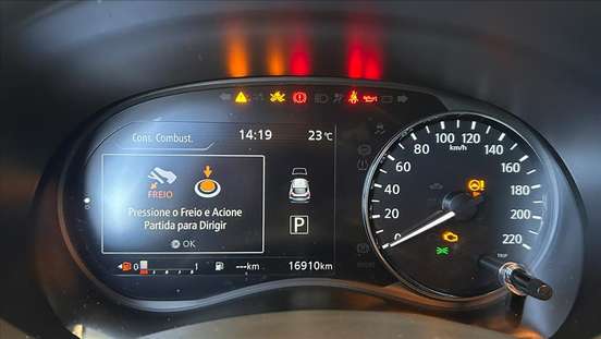 NISSAN-KICKS PLAY-2025