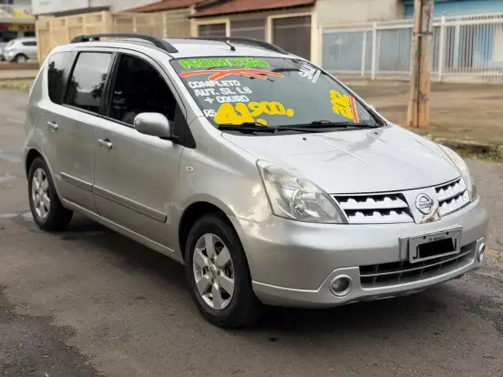 NISSAN-LIVINA-1.8 SL 16V FLEX 4P AUTOMÁTICO NISSAN-LIVINA-2011