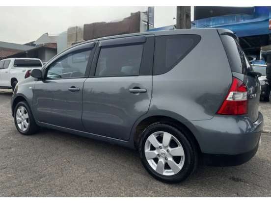NISSAN-LIVINA-1.8 SL 16V FLEX 4P AUTOMÁTICO NISSAN-LIVINA-2009