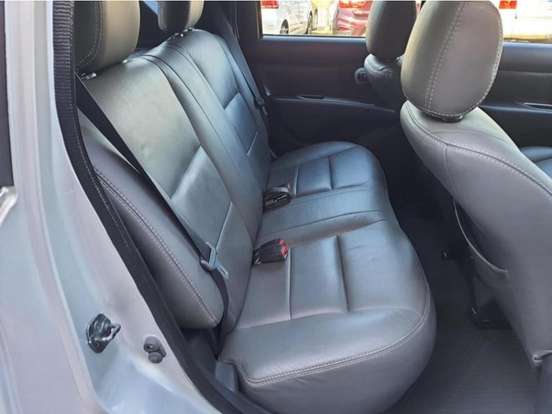 NISSAN-LIVINA-1.8 SL 16V FLEX 4P AUTOMÁTICO NISSAN-LIVINA-2009