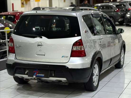 NISSAN-LIVINA-2014
