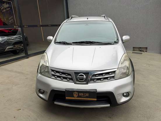 NISSAN-LIVINA-2013