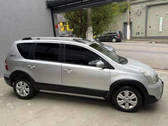 NISSAN-LIVINA-1.8 SL X-GEAR 16V FLEX 4P AUTOMÁTICO NISSAN-LIVINA-2013