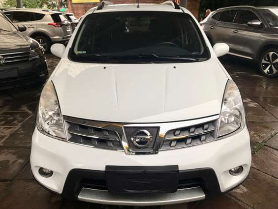 NISSAN-LIVINA-2014
