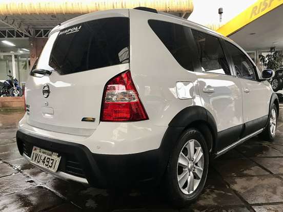 NISSAN-LIVINA-2014