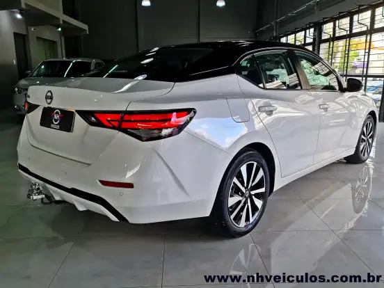 NISSAN-SENTRA-2023