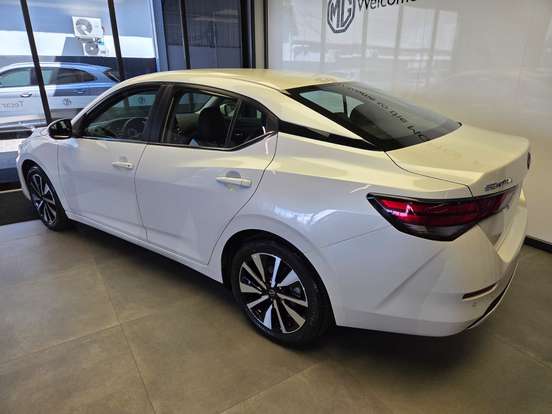 NISSAN-SENTRA-2024