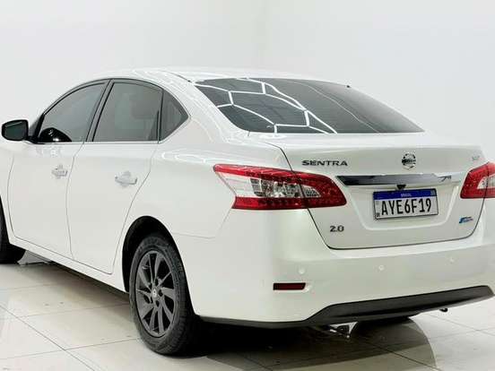 NISSAN-SENTRA-2.0 SV 16V FLEX 4P AUTOMÁTICO NISSAN-SENTRA-2013